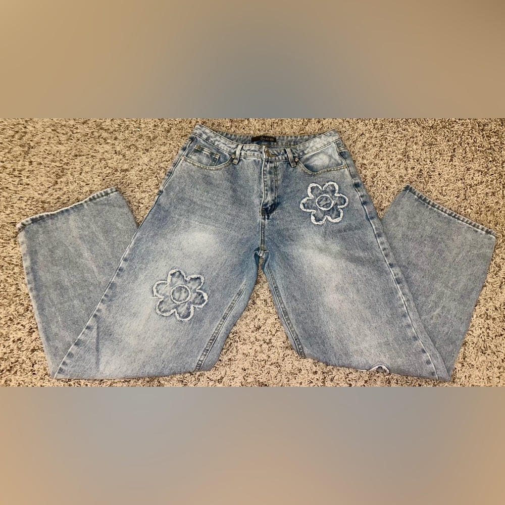 Women’s Cali1850 Light Blue Floral Embroidered Women's Jeans Size 11 - Picture 5 of 10